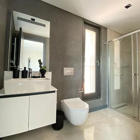 Luxury Duplex With Terrace By Siena Apartment
