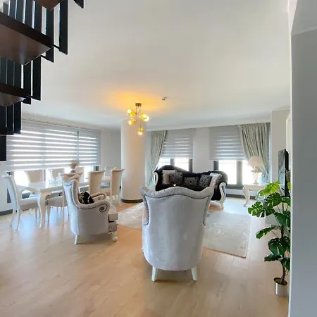 Luxury Duplex With Terrace By Siena